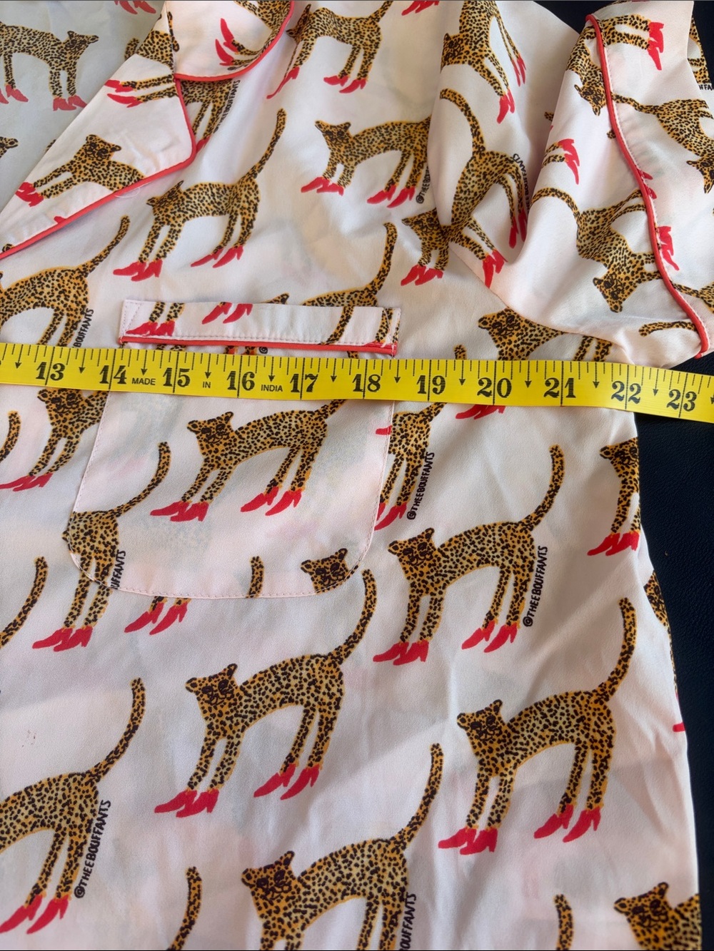 Bouffants & Broken Hearts Leopard in Pink Heels Pajama Set Size L - Picture 4 of 10